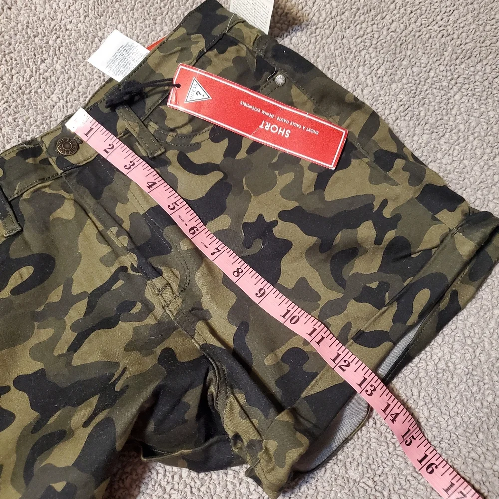 Guess Clementine HR Cuffed Stretch Shorts Brooks Camouflage Juniors Sz 32 NWT